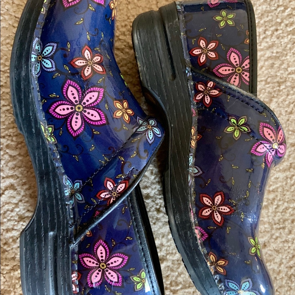 Dansko nursing shoes
